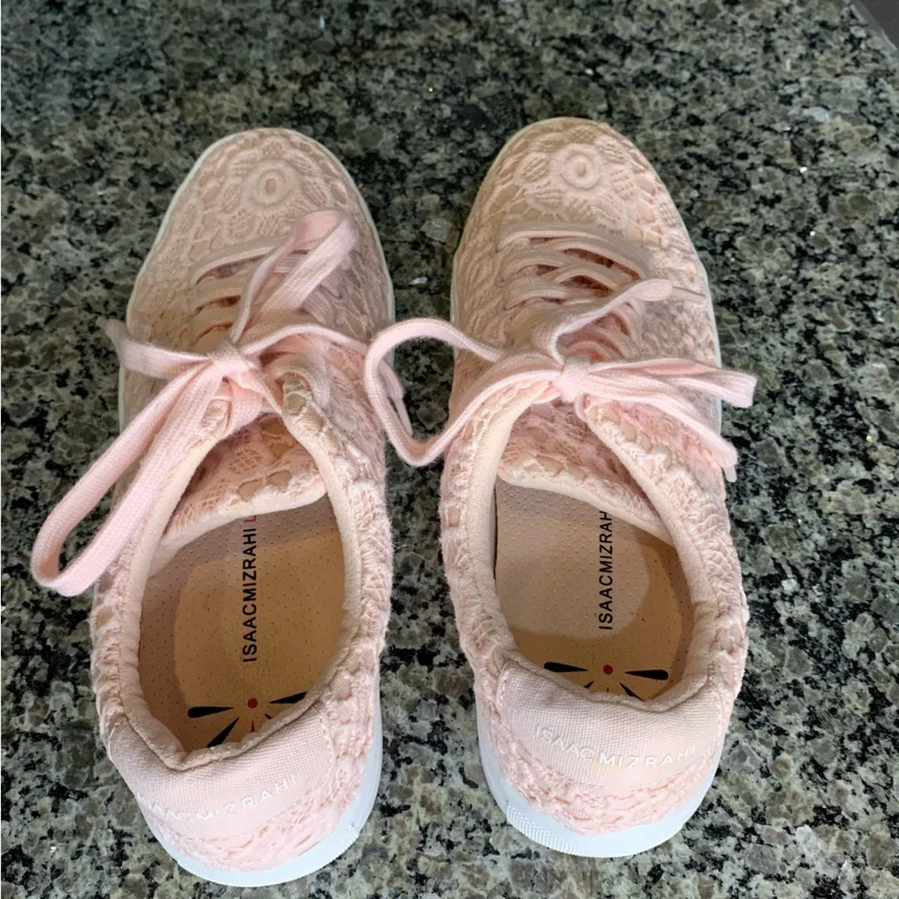 Isaac Mizrahi Imjina Pink Eyelet Sneakers Size 6.5